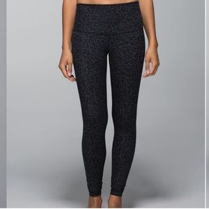 🌈SPRING SALE🌻🌷 EUC LULULEMON WUNDERUNDER PANT